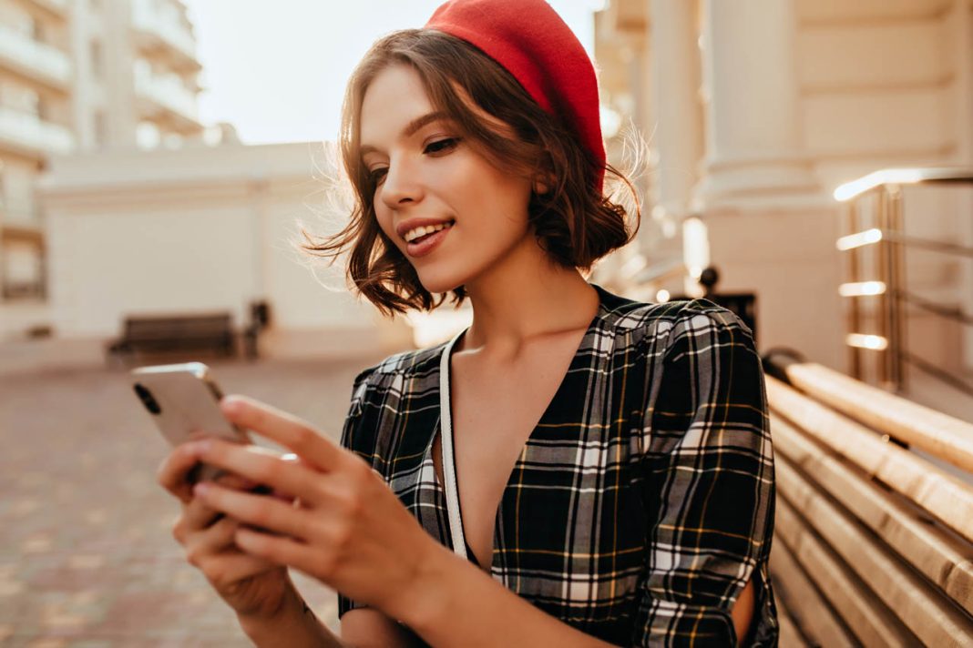 Take a Stroll Through the Pros and Cons of Permanent Eyebrows Tattoos Take a Stroll Through the Pros and Cons of Permanent Eyebrows Tattoos