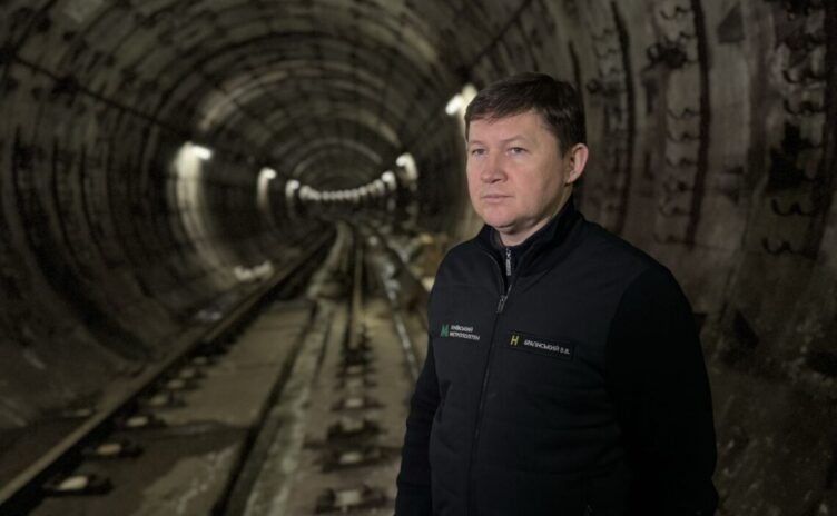Антимонопольний комітет оштрафував компанії, пов’язані з ексдиректором «Київського метрополітену», на 1,3 млн грн за змову на тендерах метрополітену. Та заборонив їм брати участь у тендерах на три роки. Антимонопольний комітет оштрафував компанії, пов’язані з ексдиректором «Київського метрополітену», на 1,3 млн грн за змову на тендерах метрополітену. Та заборонив їм брати участь у тендерах на три роки.